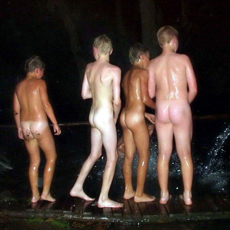 Bain de minuit ouvert à tous.